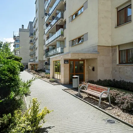 Przytulny Z Parkingiem Partynice We Wrocławiu By Renters Wrocław