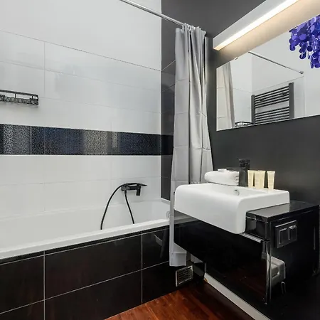 Przytulny Z Parkingiem Partynice We Wroclawiu By Renters *