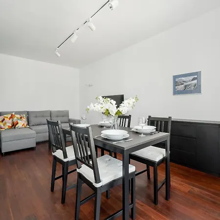 Przytulny Z Parkingiem Partynice We Wroclawiu By Renters * Wrocław