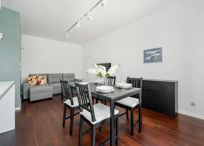 Przytulny Z Parkingiem Partynice We Wrocławiu By Renters * Wrocław