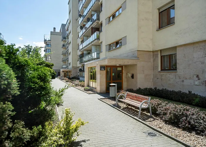 Przytulny Z Parkingiem Partynice We Wrocławiu By Renters Wrocław